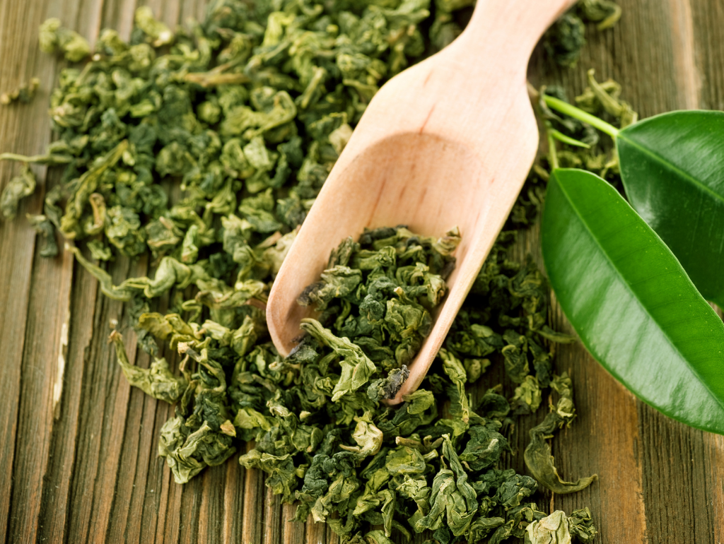 Green Tea Extract: Antioxidant and Soothing Benefits