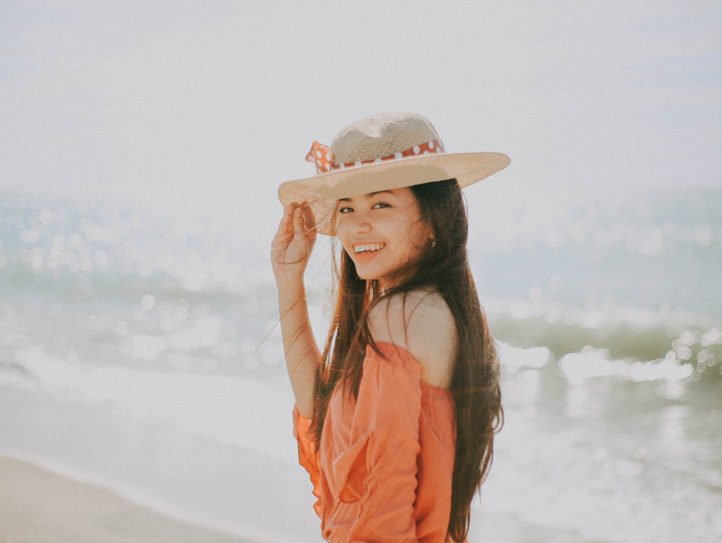How Salt Water and Humidity Affect Your Skin