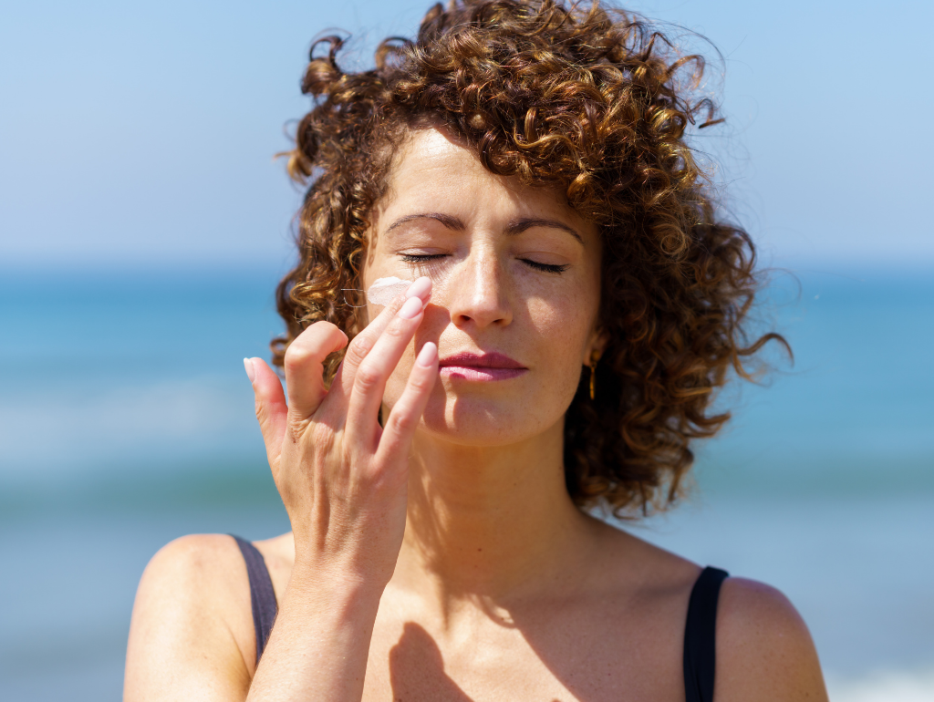 How to Reapply Sunscreen on Combination Skin