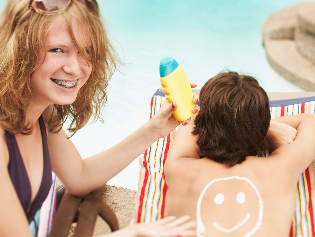 Fun Ways to Encourage Tweens to Use Sunscreen